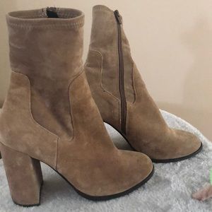 Chinese Laundry Velvet Ankle Booties Sz 7
